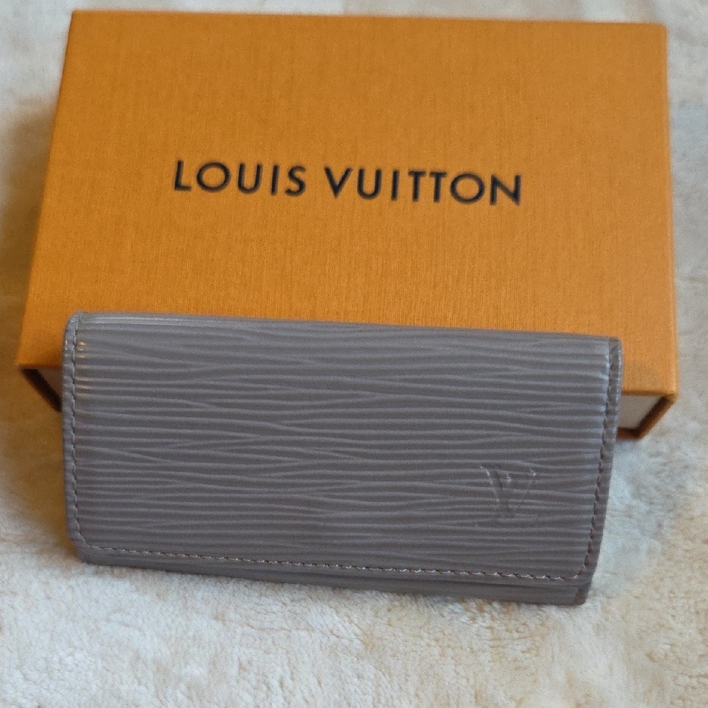 Louis Vuitton Gray Key‎ Holder